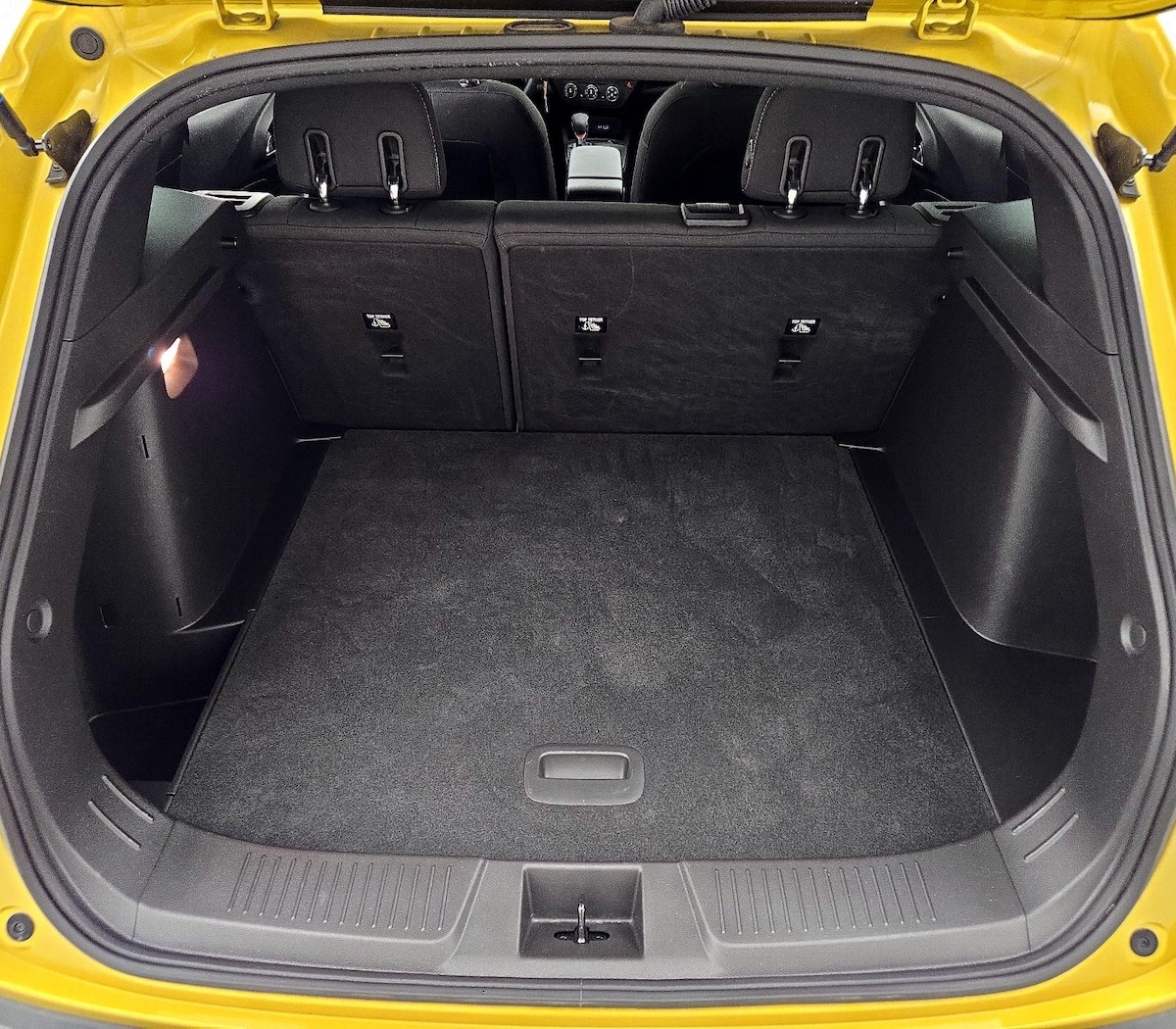 Trunk/Cargo (Seats Up)