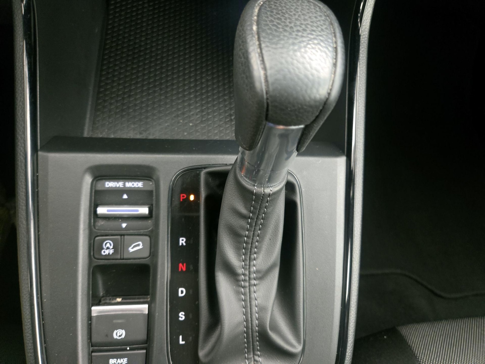 2024 Honda CR-V LX - Photo 18
