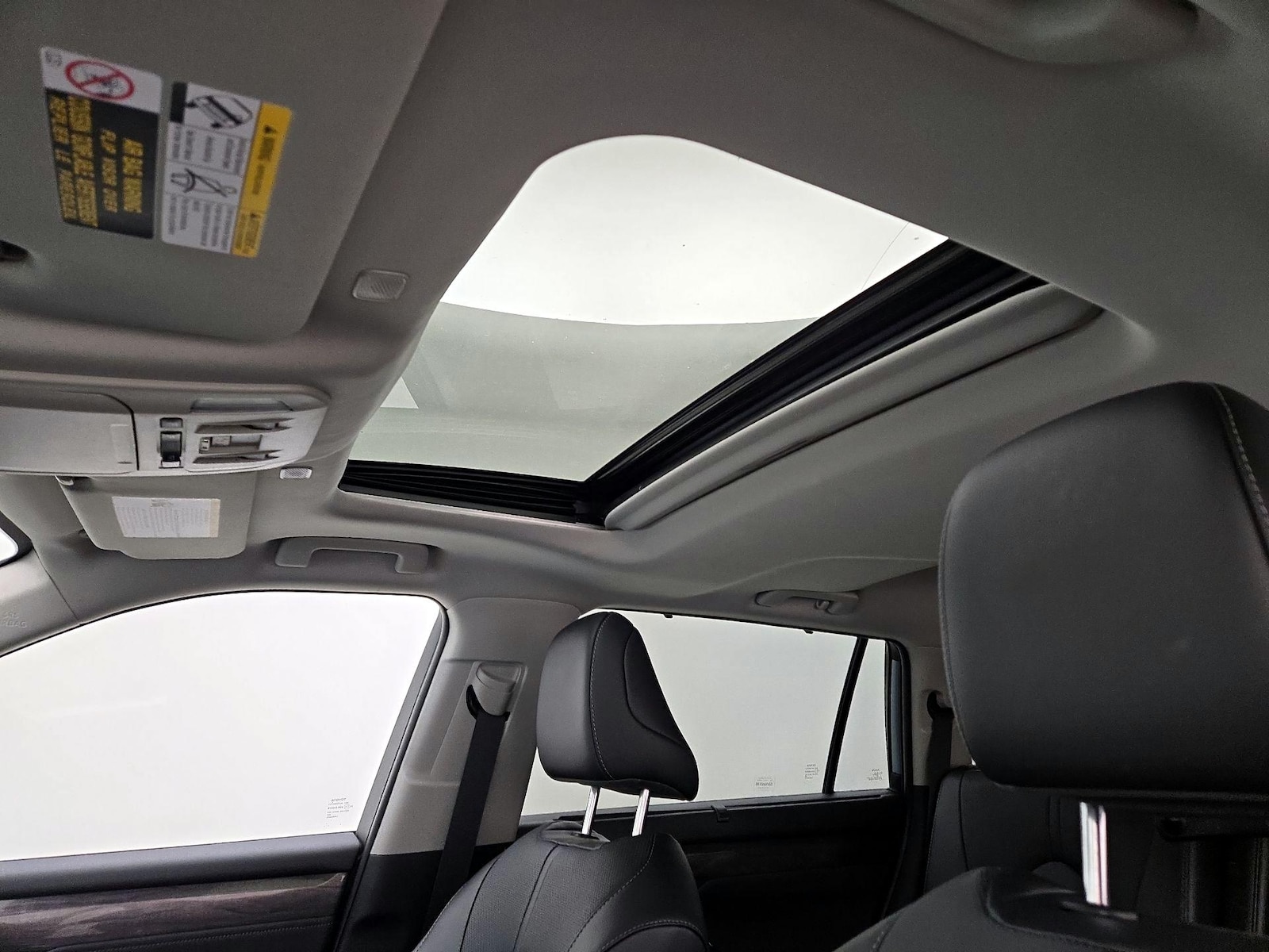 Sunroof(s) & Overhead Airbags