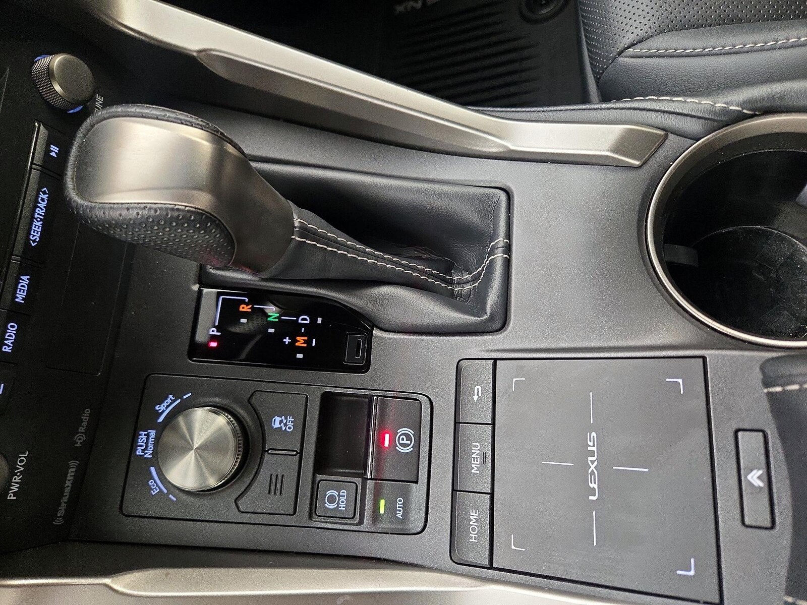 2021 Lexus NX 300 F SPORT - Photo 18