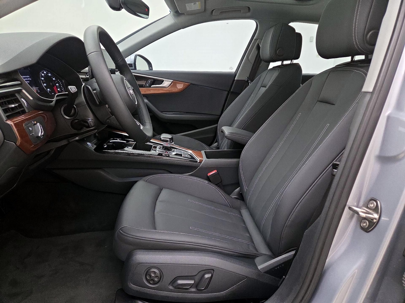 2023 Audi A4 Premium - Photo 12