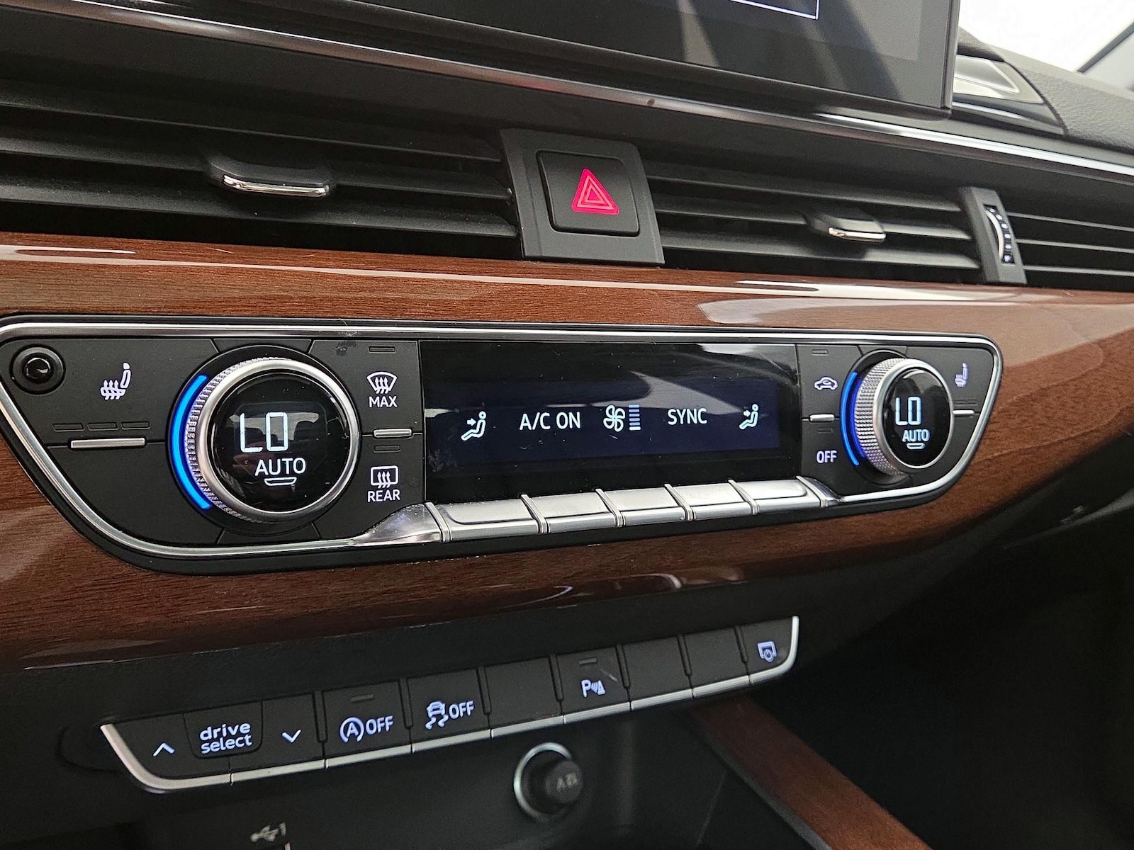 2023 Audi A4 Premium - Photo 17