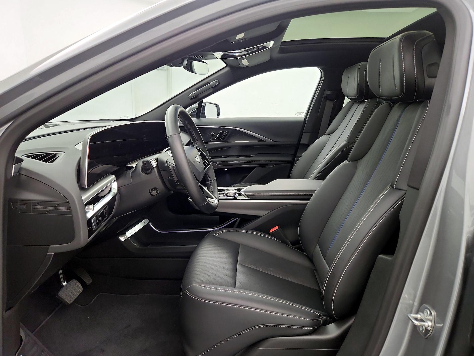 2025 Cadillac LYRIQ Luxury 1 - Photo 12