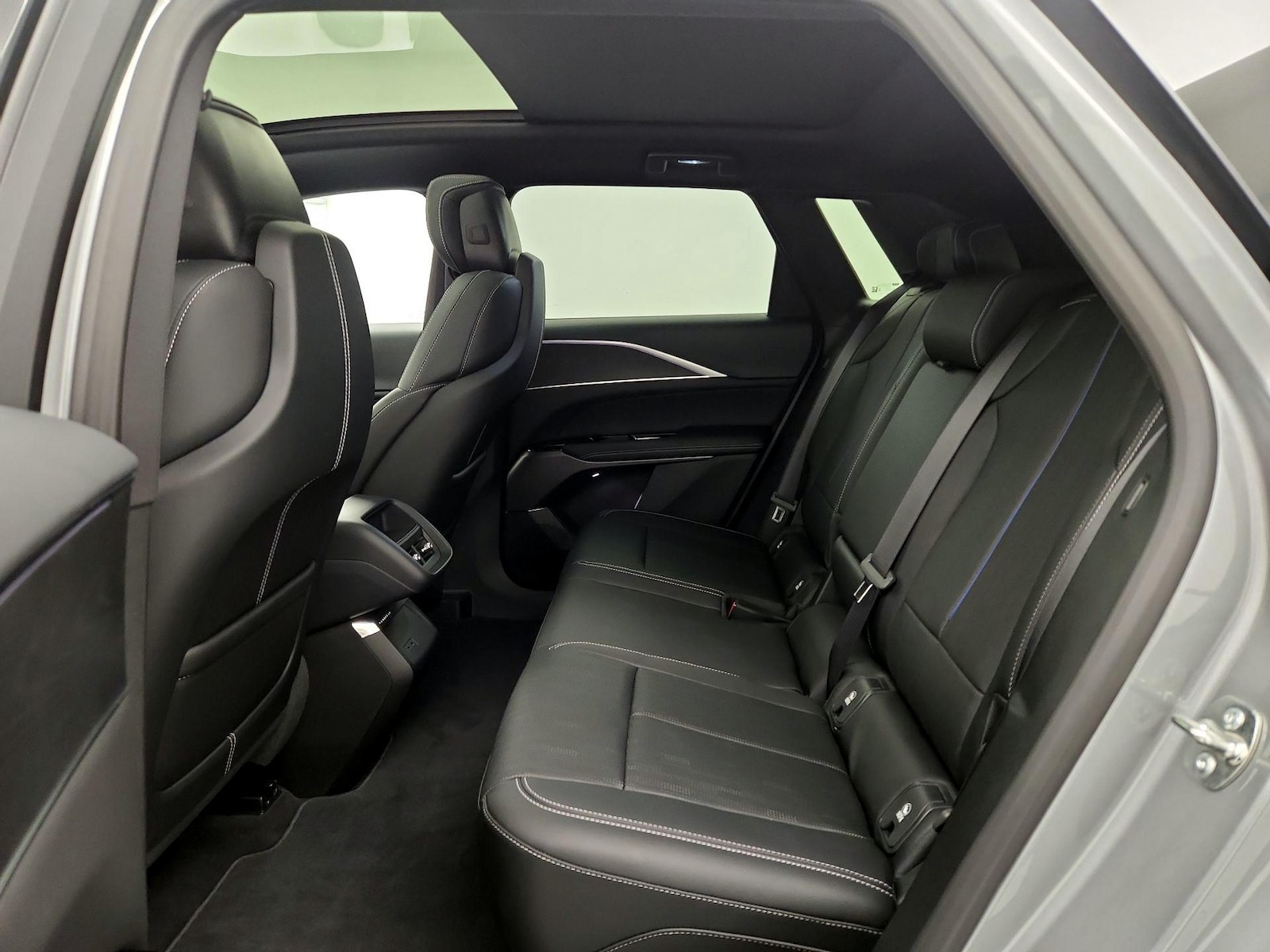 2025 Cadillac LYRIQ Luxury 1 - Photo 20