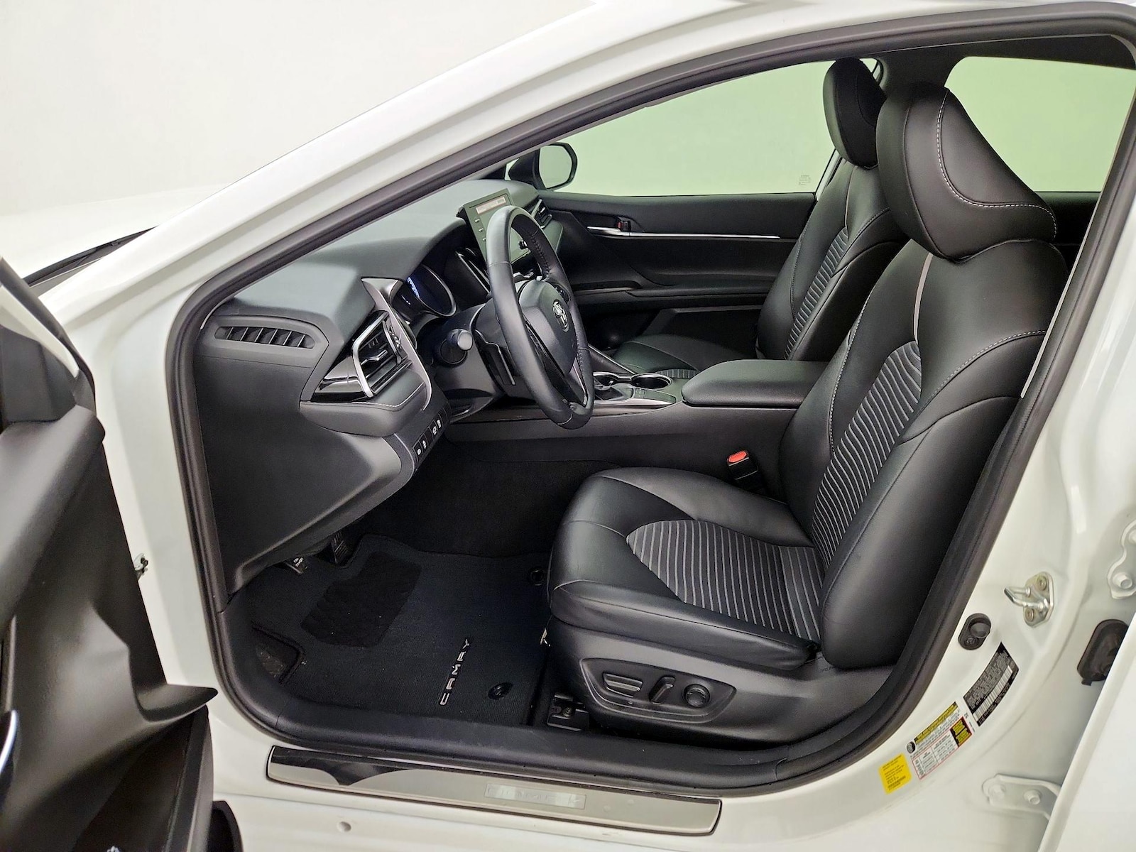 Power Seat(s) & Side Airbags