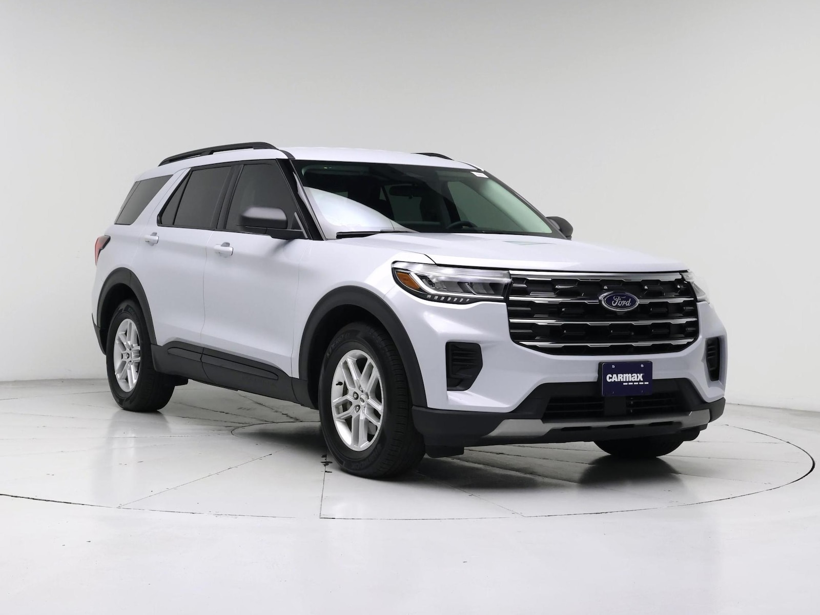 2026 Ford Explorer - Photo 2