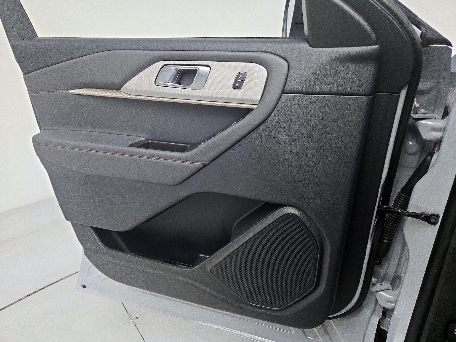 2026 Ford Explorer - Photo 13