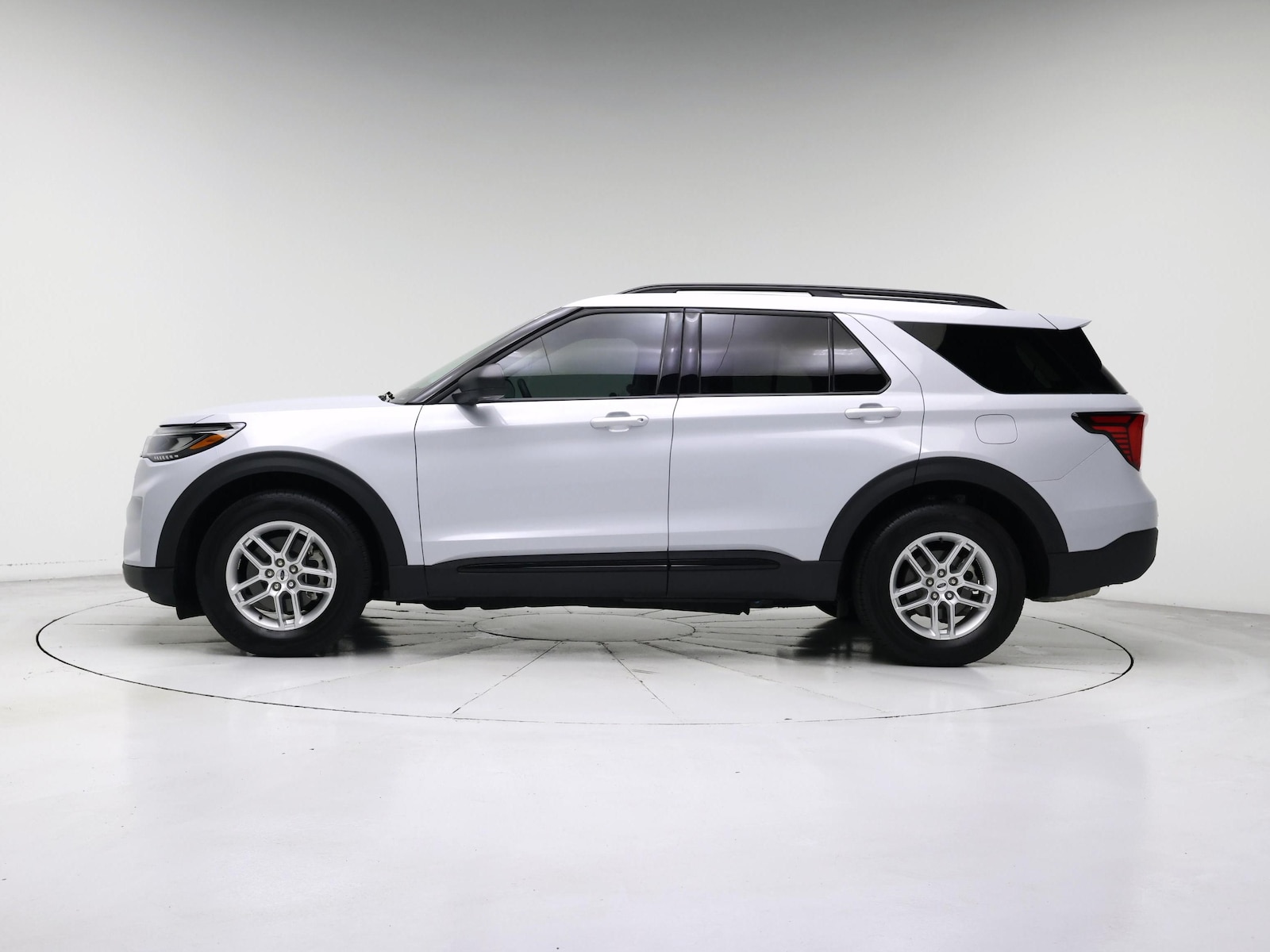 2026 Ford Explorer - Photo 4