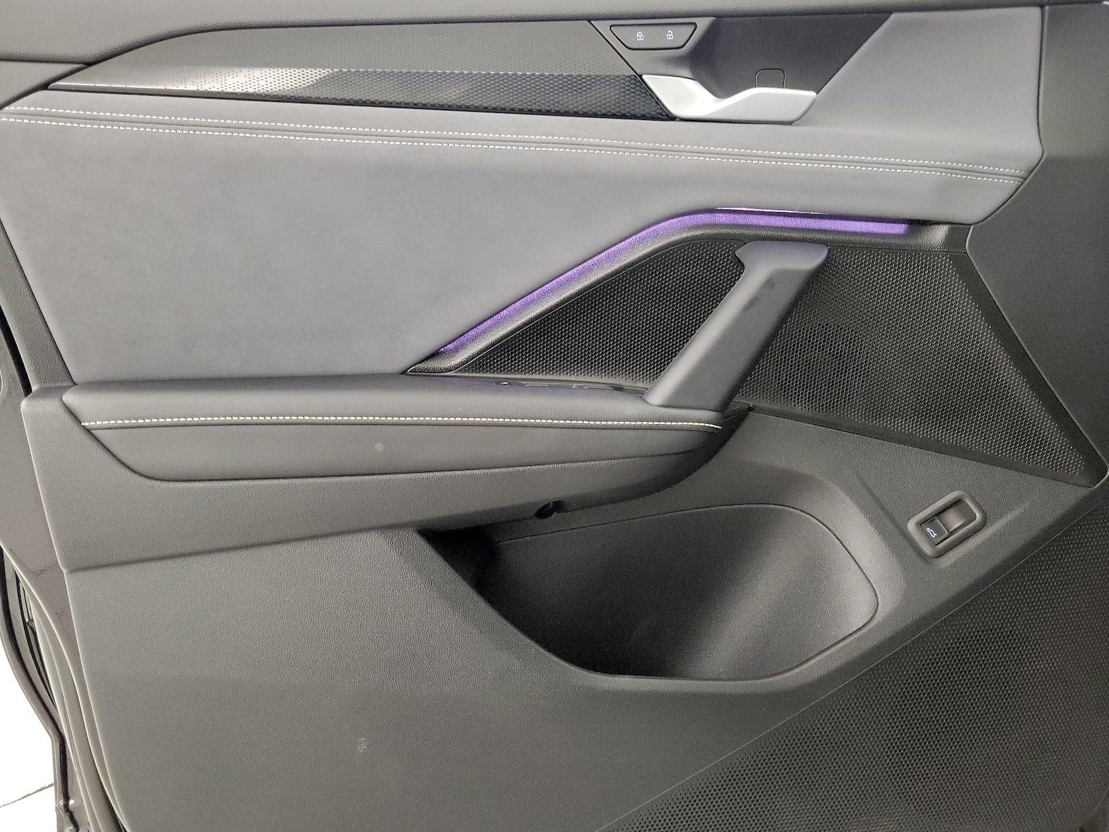 2025 Volkswagen Tiguan SE R-LINE BLACK - Photo 13