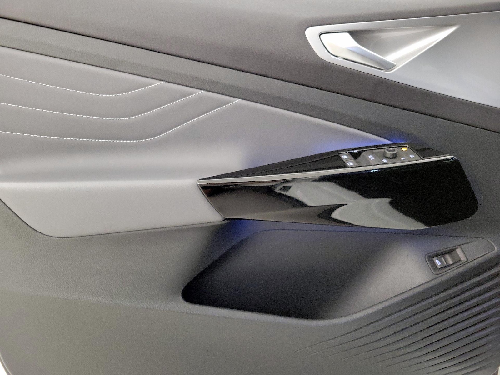 2023 Volkswagen ID.4 PRO S PLUS - Photo 13
