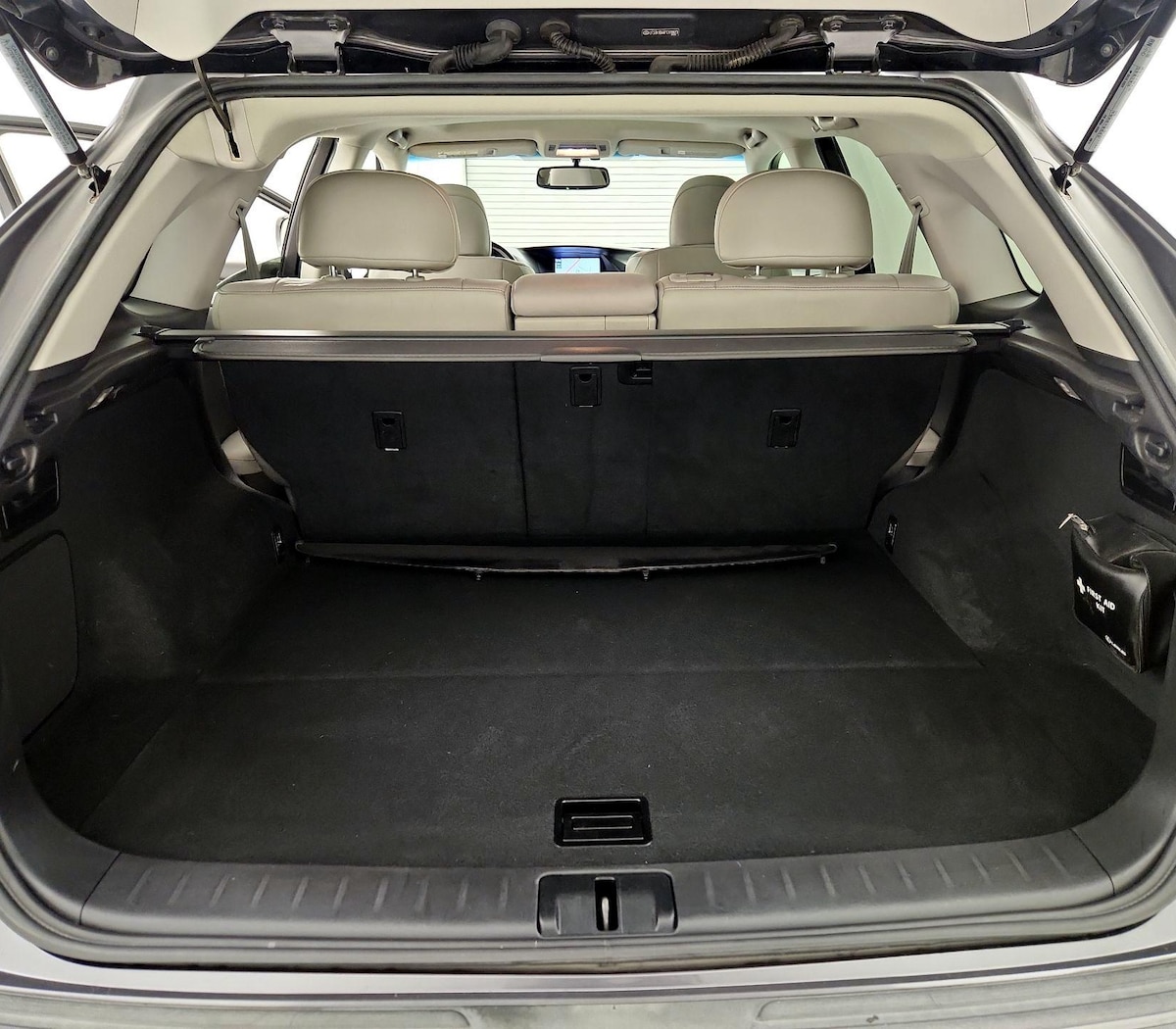Trunk/Cargo (Seats Up)