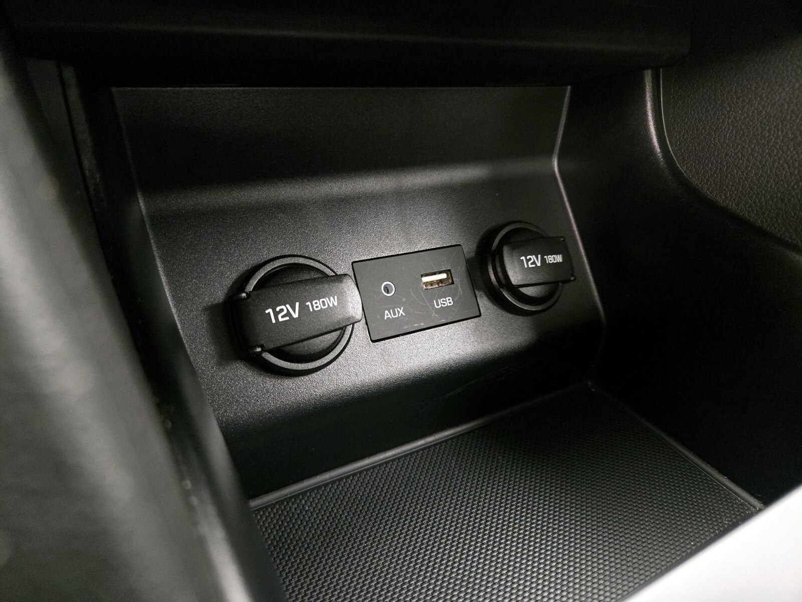 2020 Hyundai Elantra SE - Photo 19