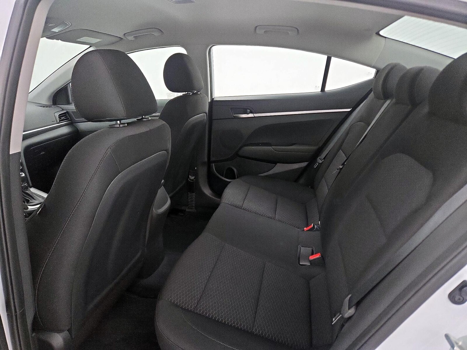 2020 Hyundai Elantra SE - Photo 20