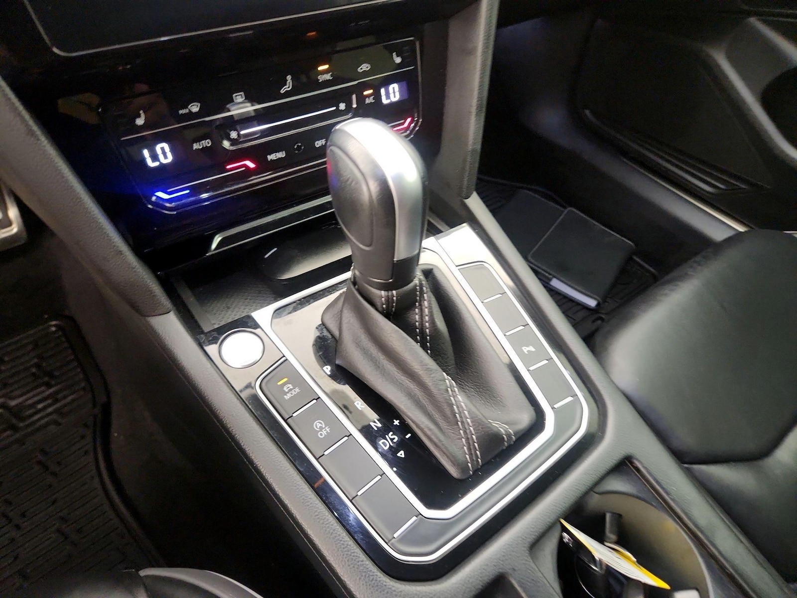 2023 Volkswagen Arteon SEL R-Line - Photo 18
