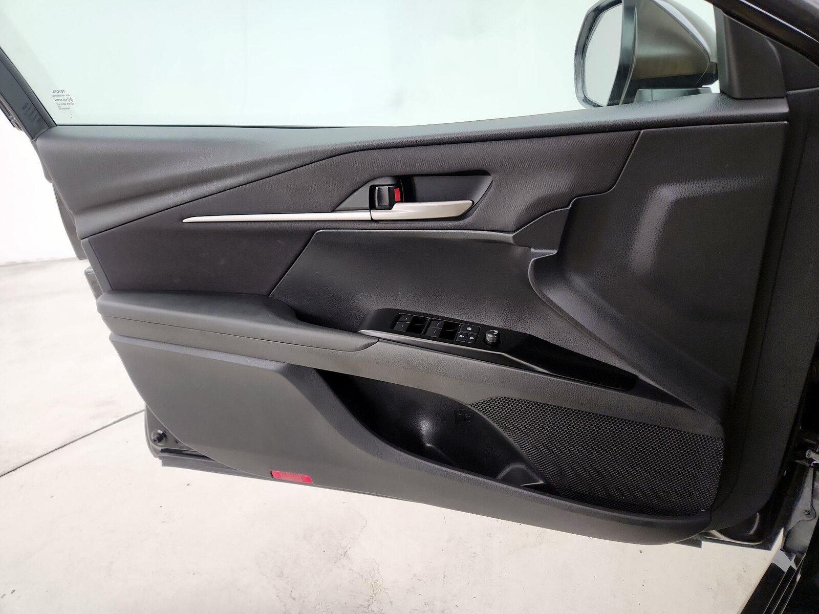 2025 Toyota Camry LE, photo 13