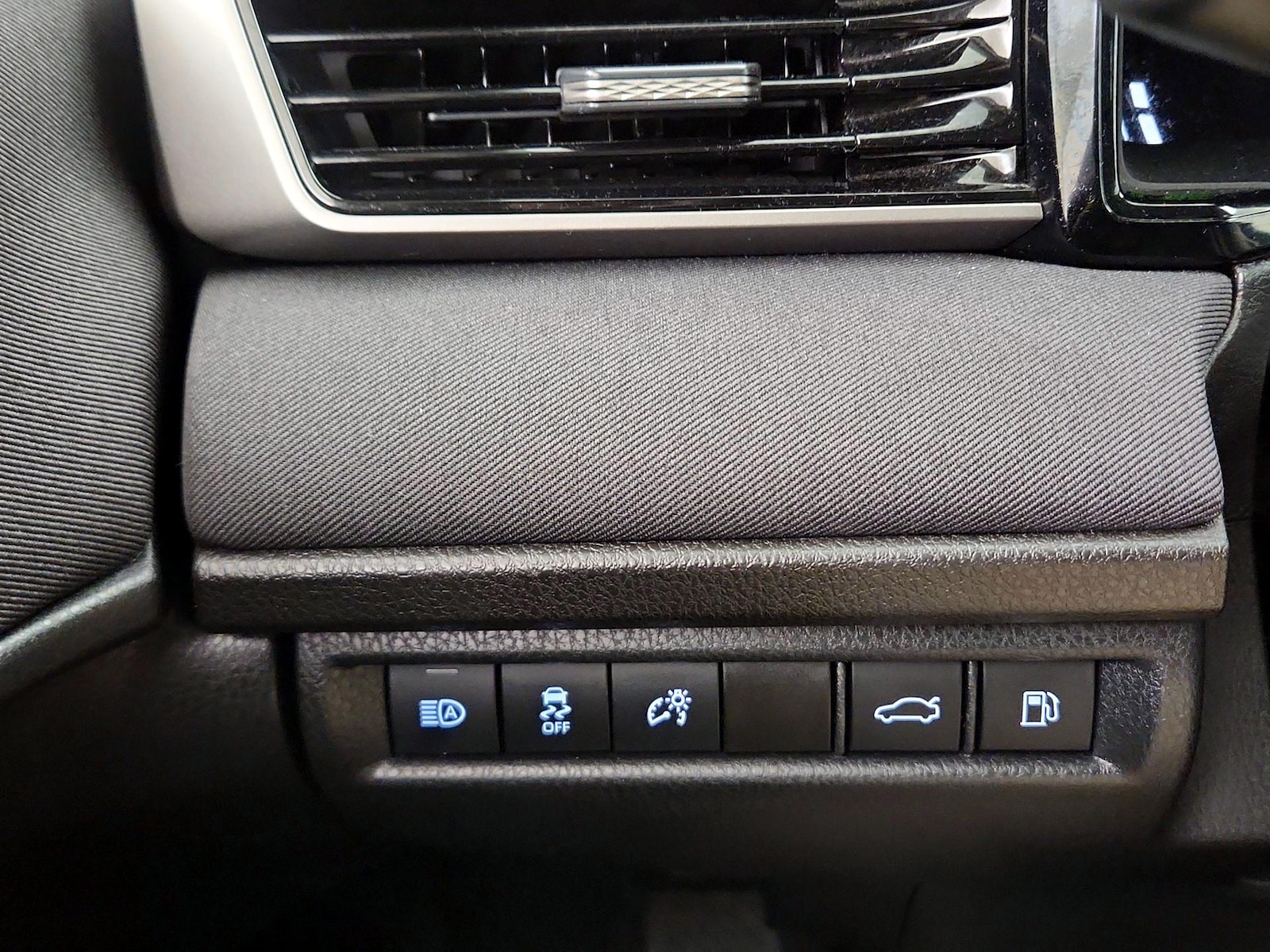 2025 Toyota Camry LE, photo 14
