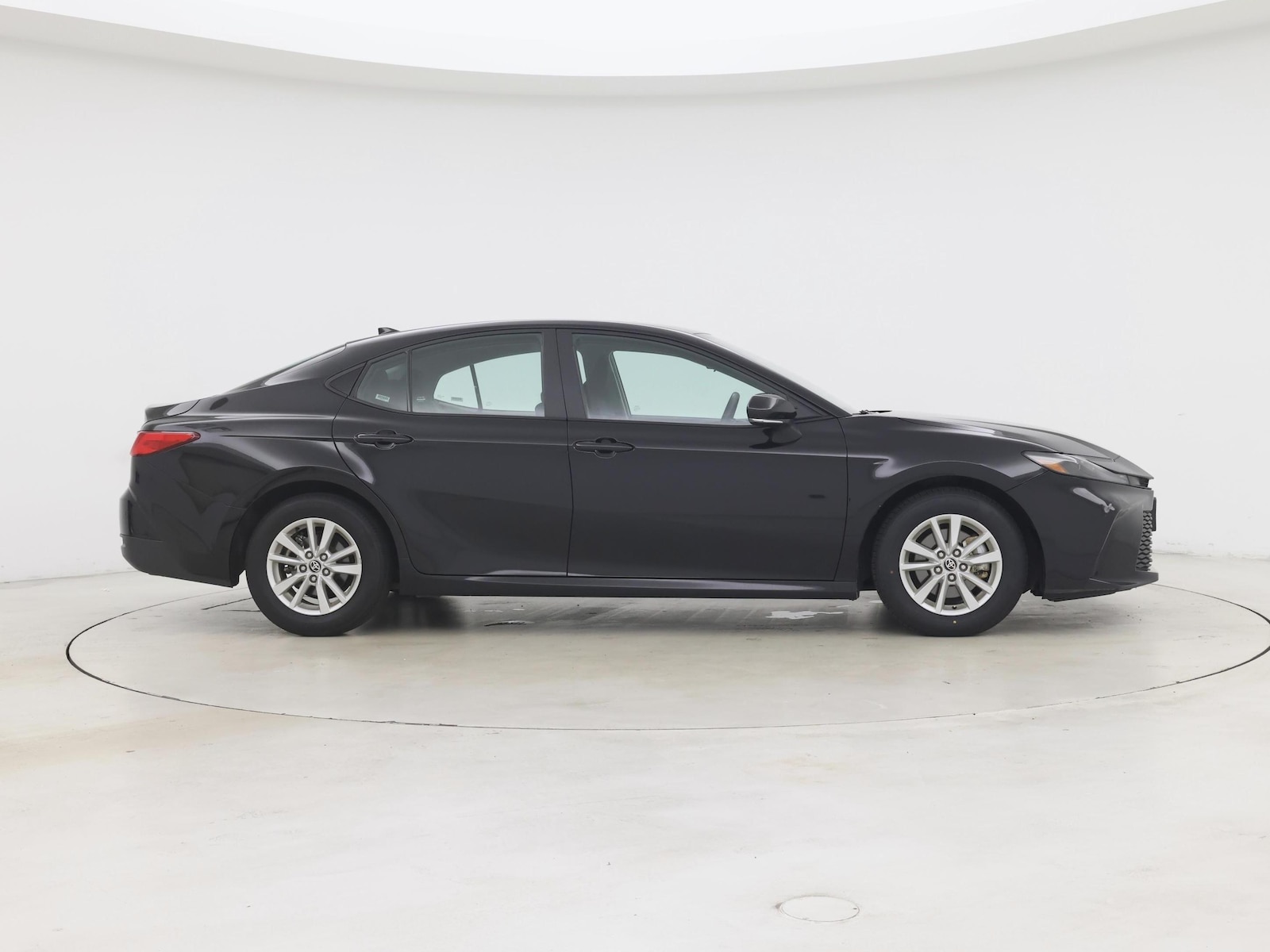 2025 Toyota Camry LE, photo 8