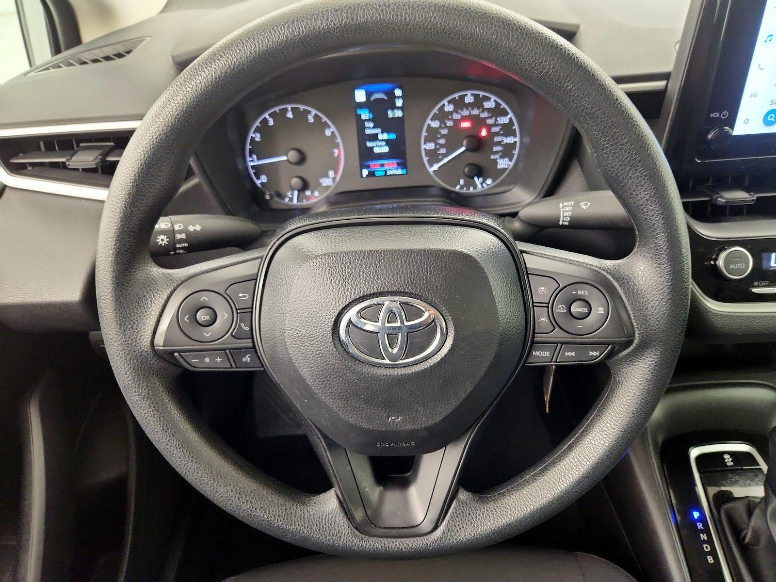 2025 Toyota Corolla LE - Photo 11