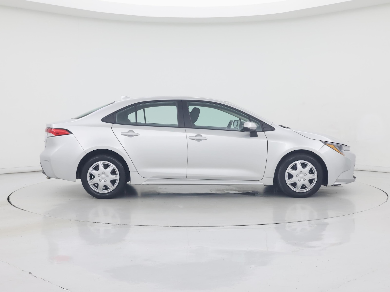 2025 Toyota Corolla LE - Photo 8
