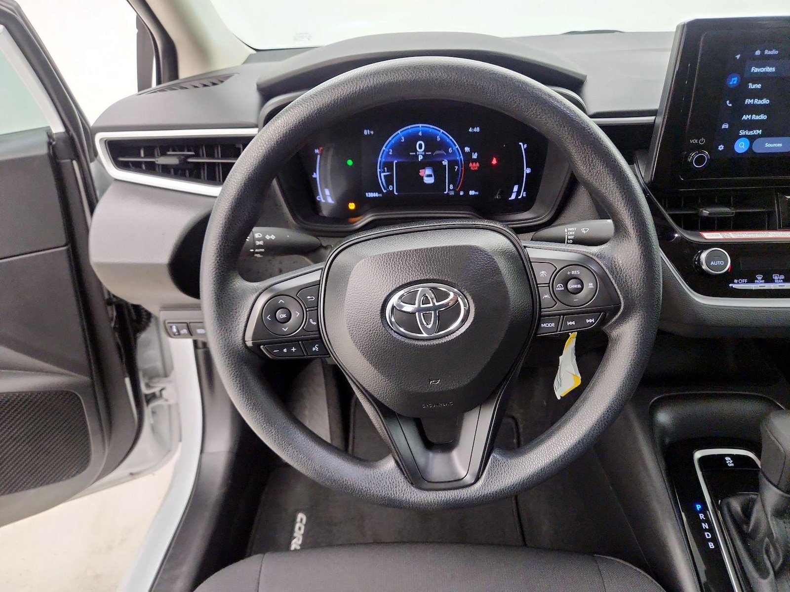 2026 Toyota Corolla LE - Photo 11