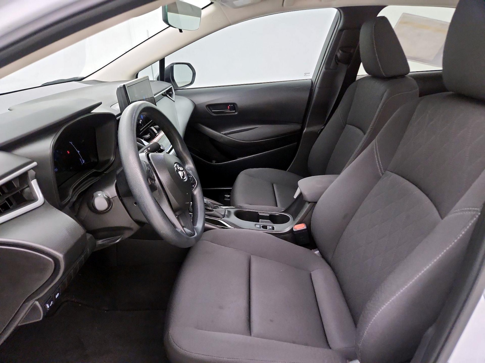 2026 Toyota Corolla LE - Photo 12