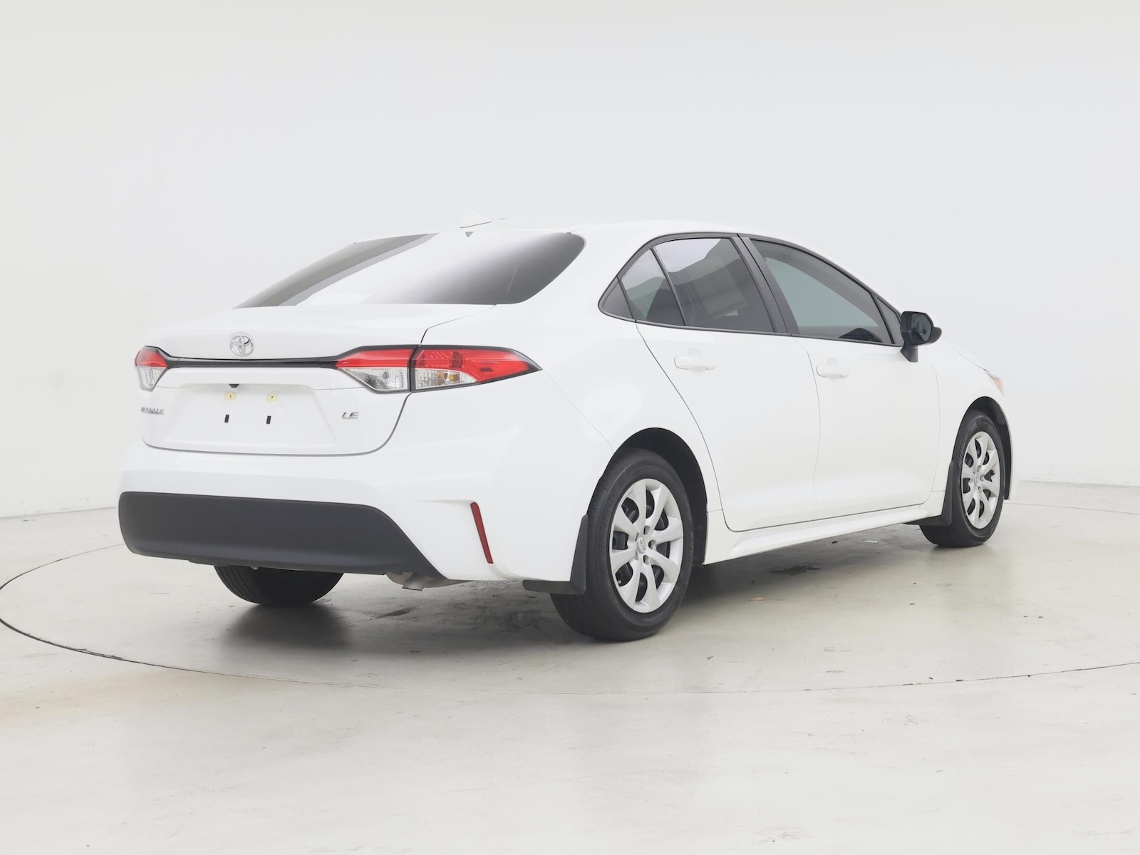 2026 Toyota Corolla LE - Photo 9