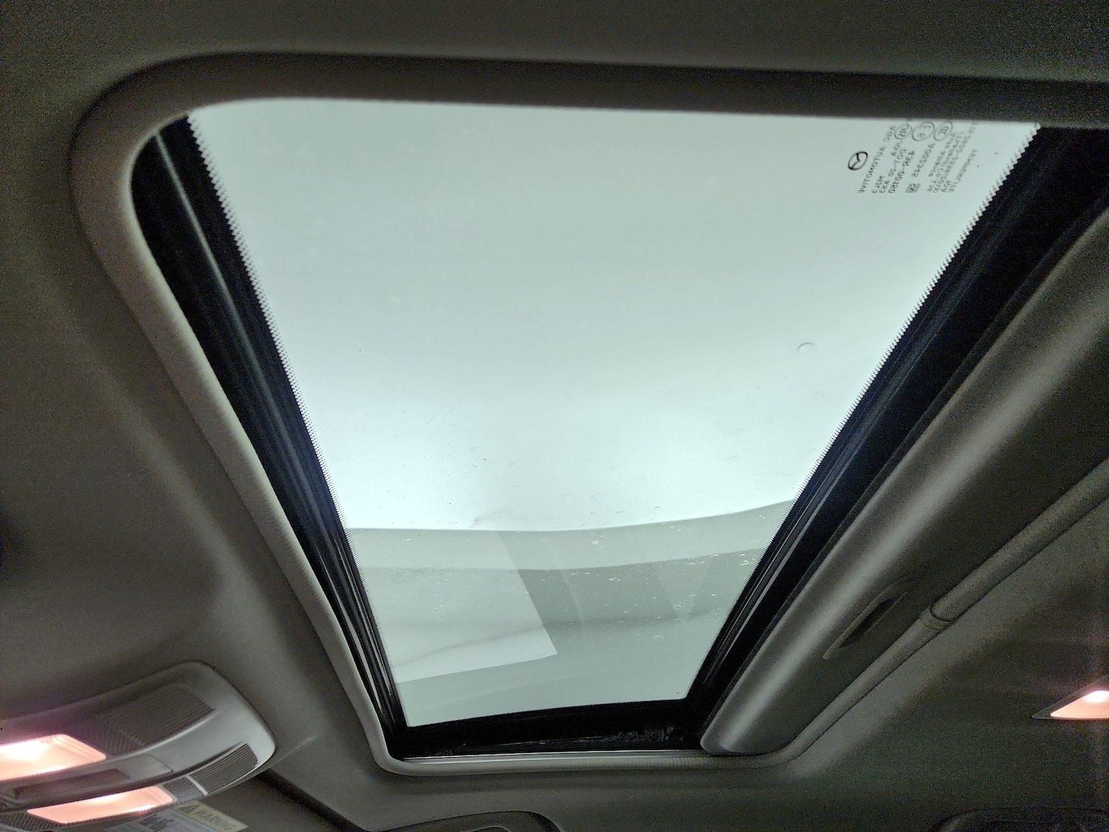 Sunroof(s) & Overhead Airbags