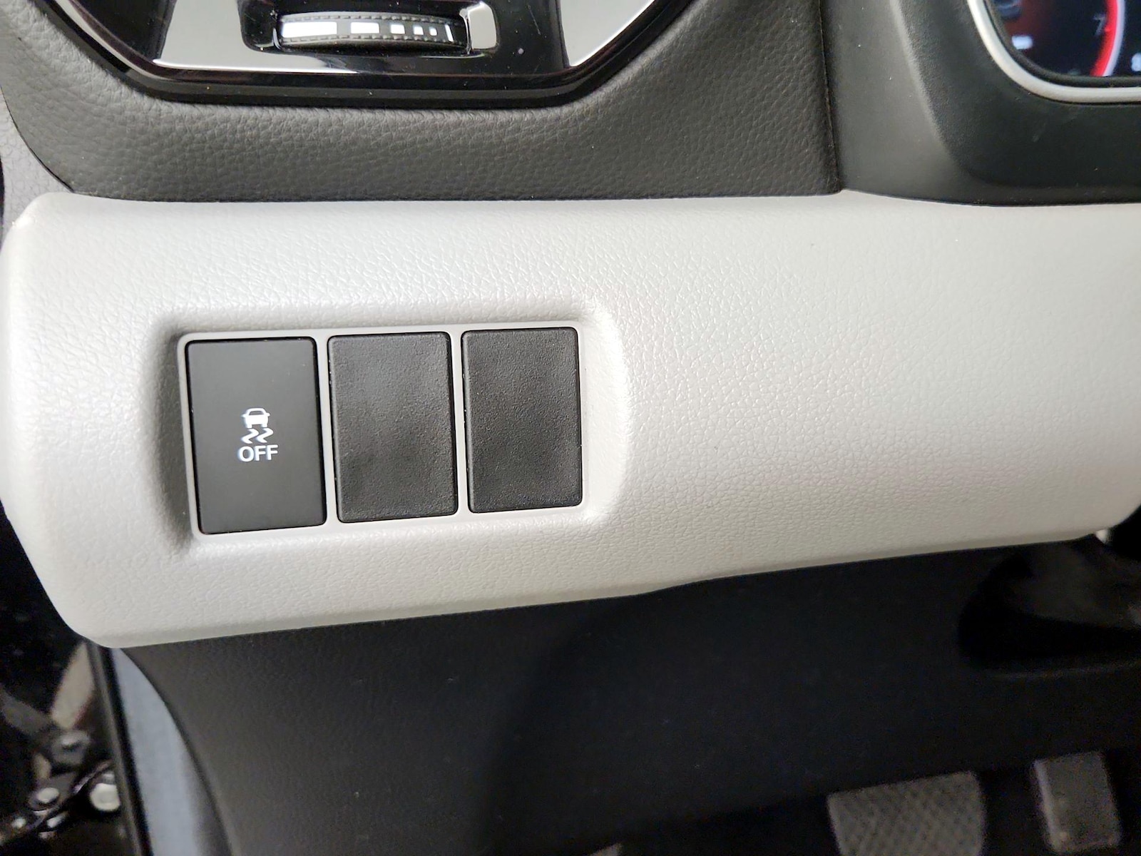 2024 Honda Pilot LX - Photo 14
