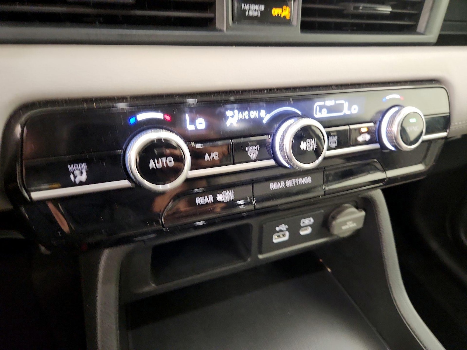 2024 Honda Pilot LX - Photo 17