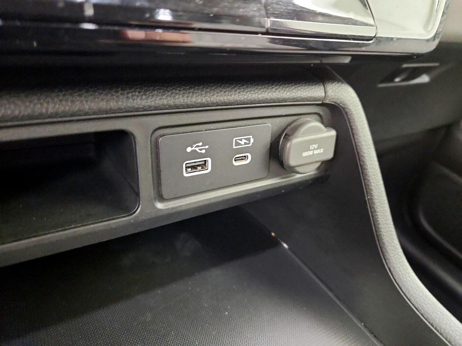 2024 Honda Pilot LX - Photo 19