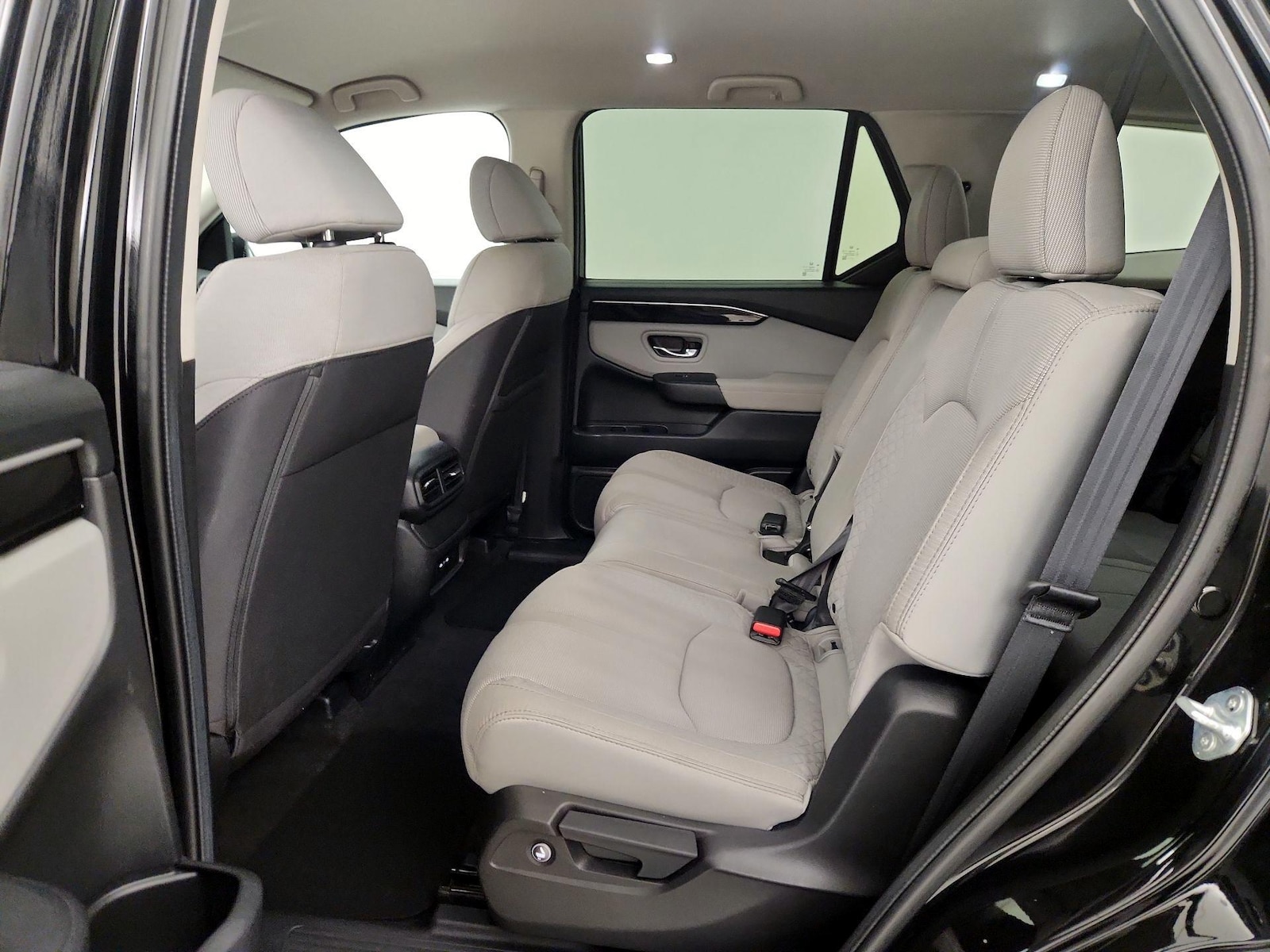 2024 Honda Pilot LX - Photo 20