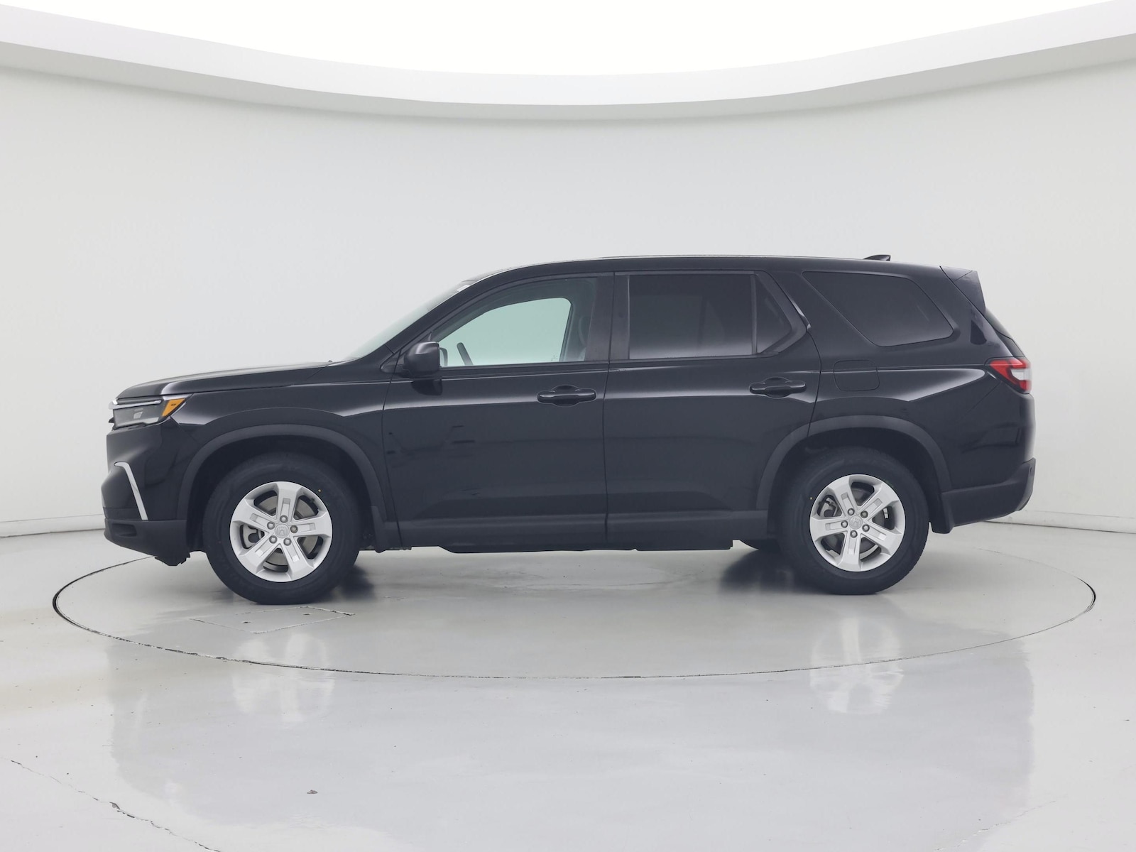 2024 Honda Pilot LX - Photo 4