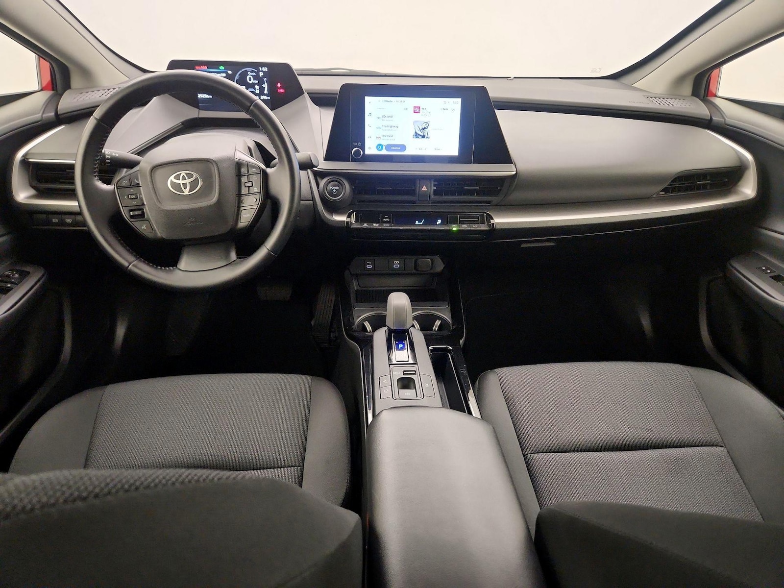 2025 Toyota Prius Nightshade - Photo 10