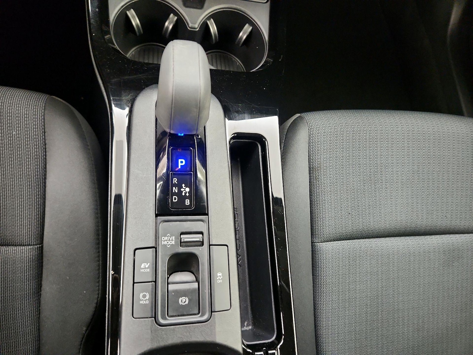 2025 Toyota Prius Nightshade - Photo 18