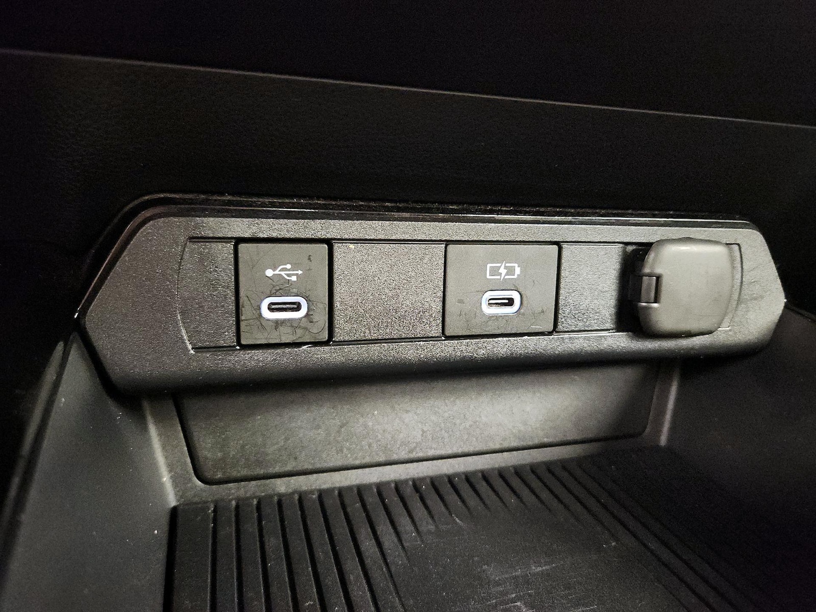 2025 Toyota Prius Nightshade - Photo 19