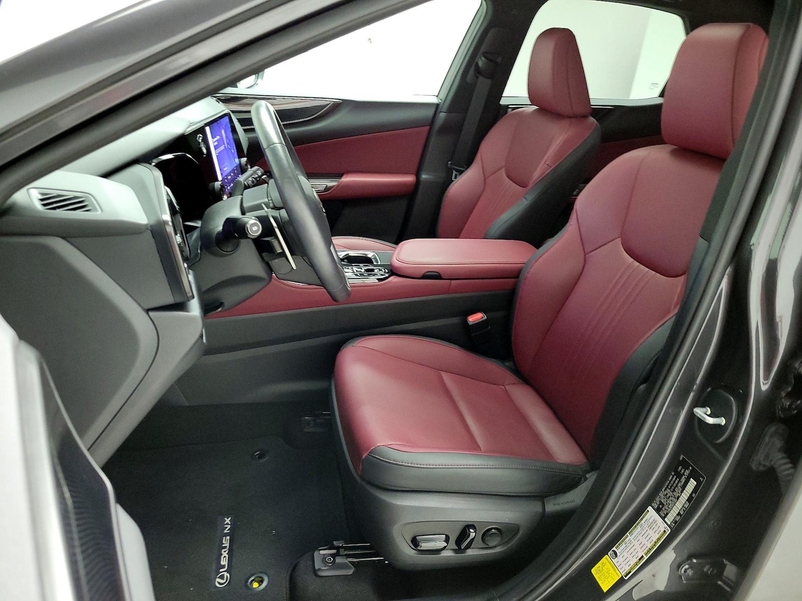 2024 Lexus NX 250 - Photo 12