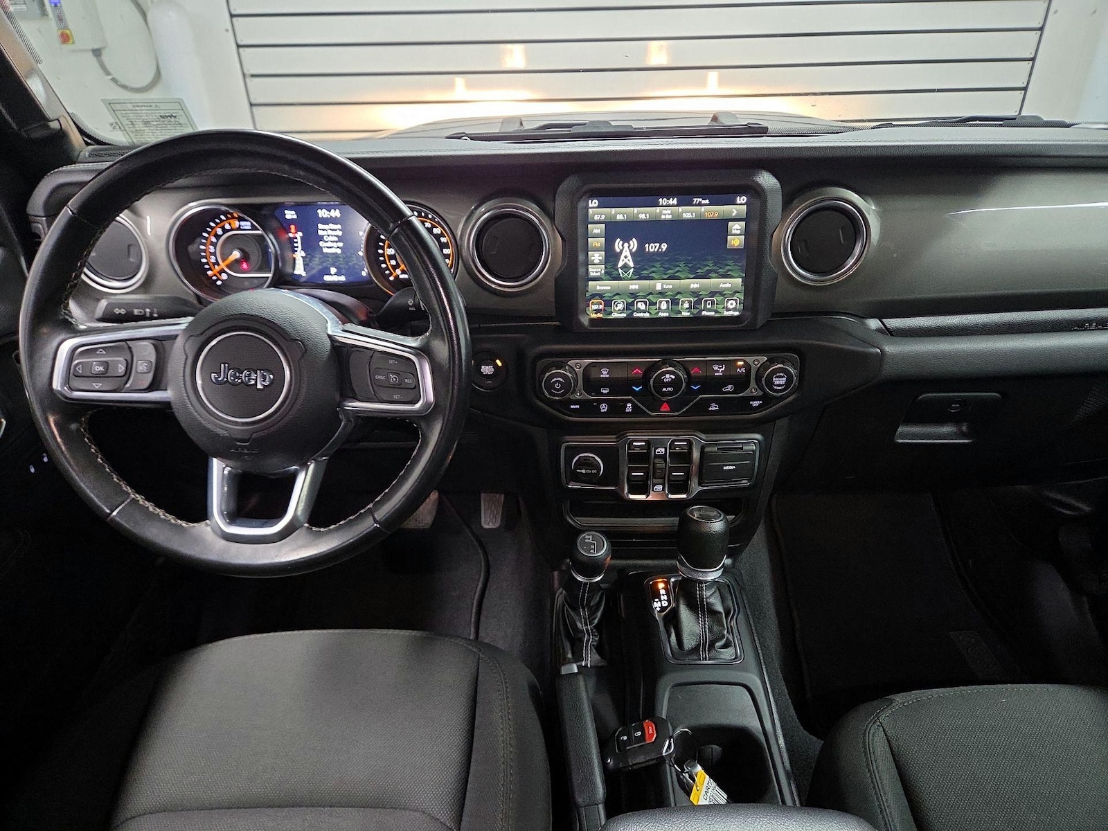 Apple CarPlay® & Android Auto™