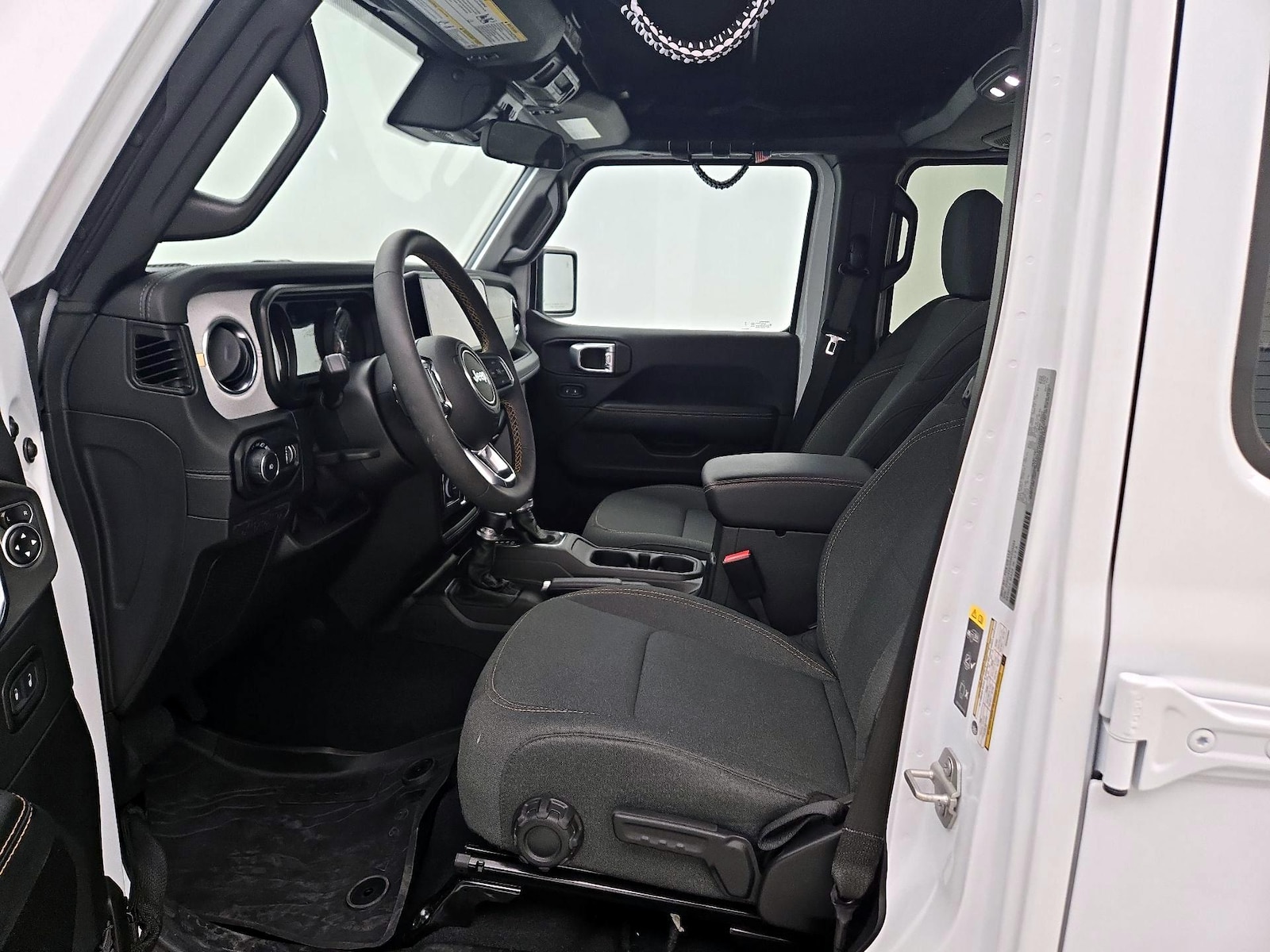 2024 Jeep Wrangler 4-Door Sahara - Photo 12