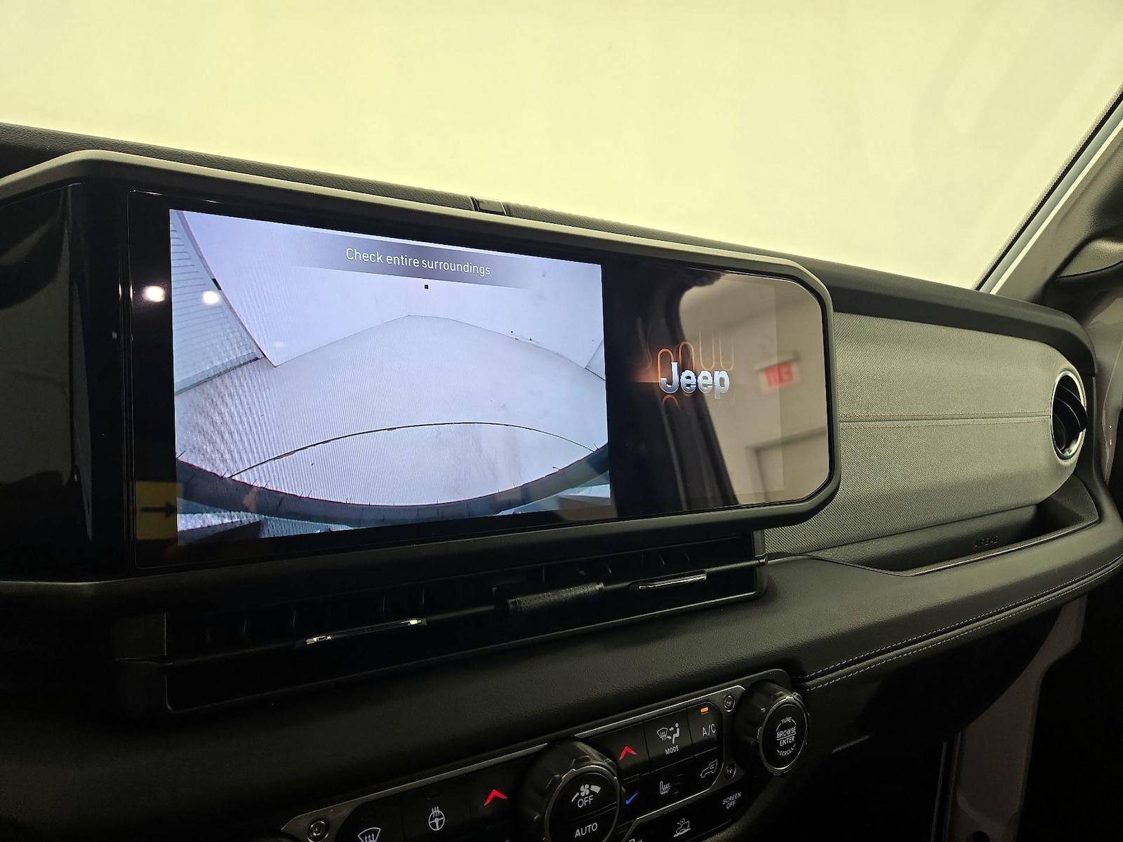 2024 Jeep Wrangler 4-Door Sahara - Photo 15