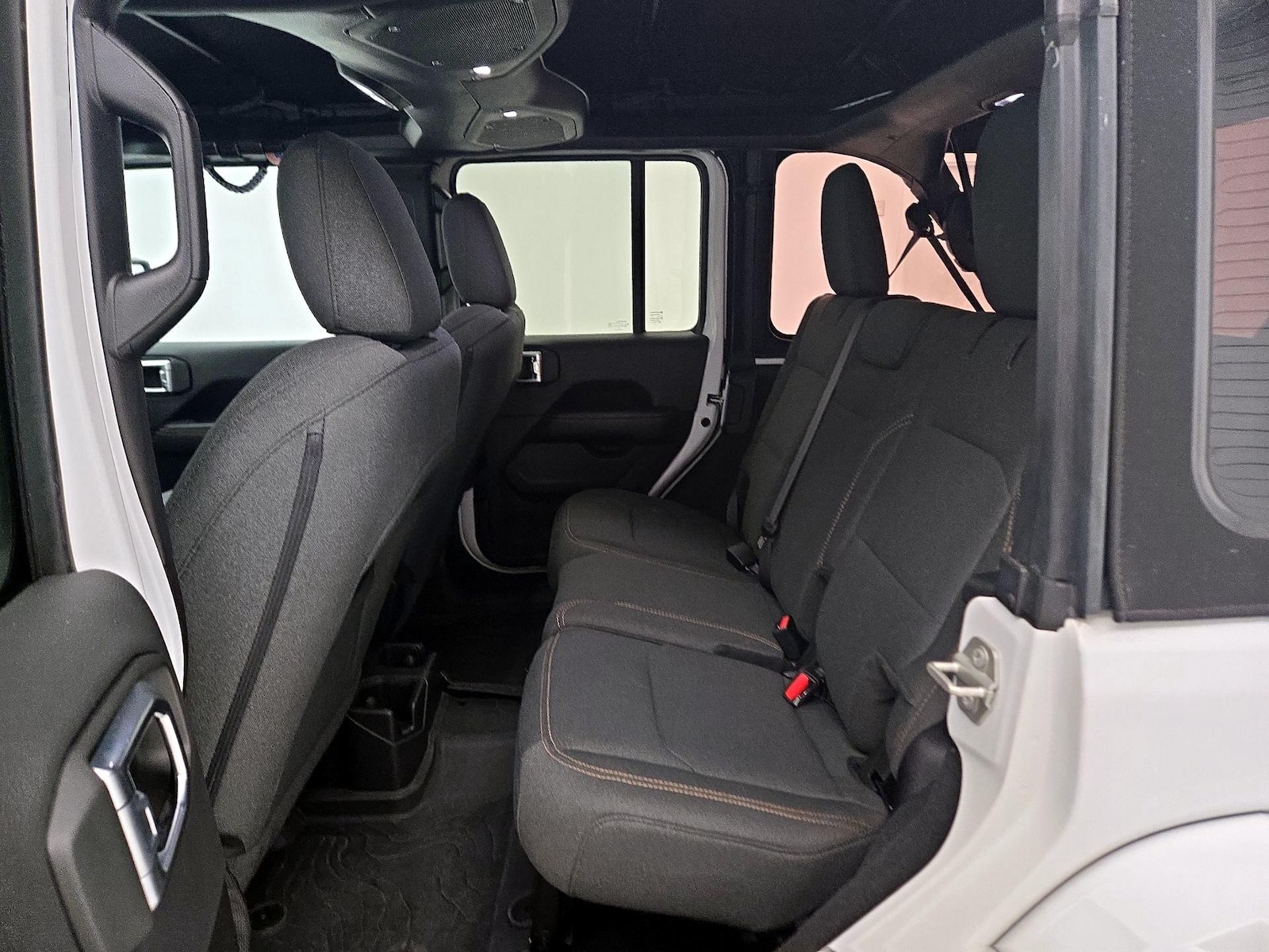 2024 Jeep Wrangler 4-Door Sahara - Photo 20