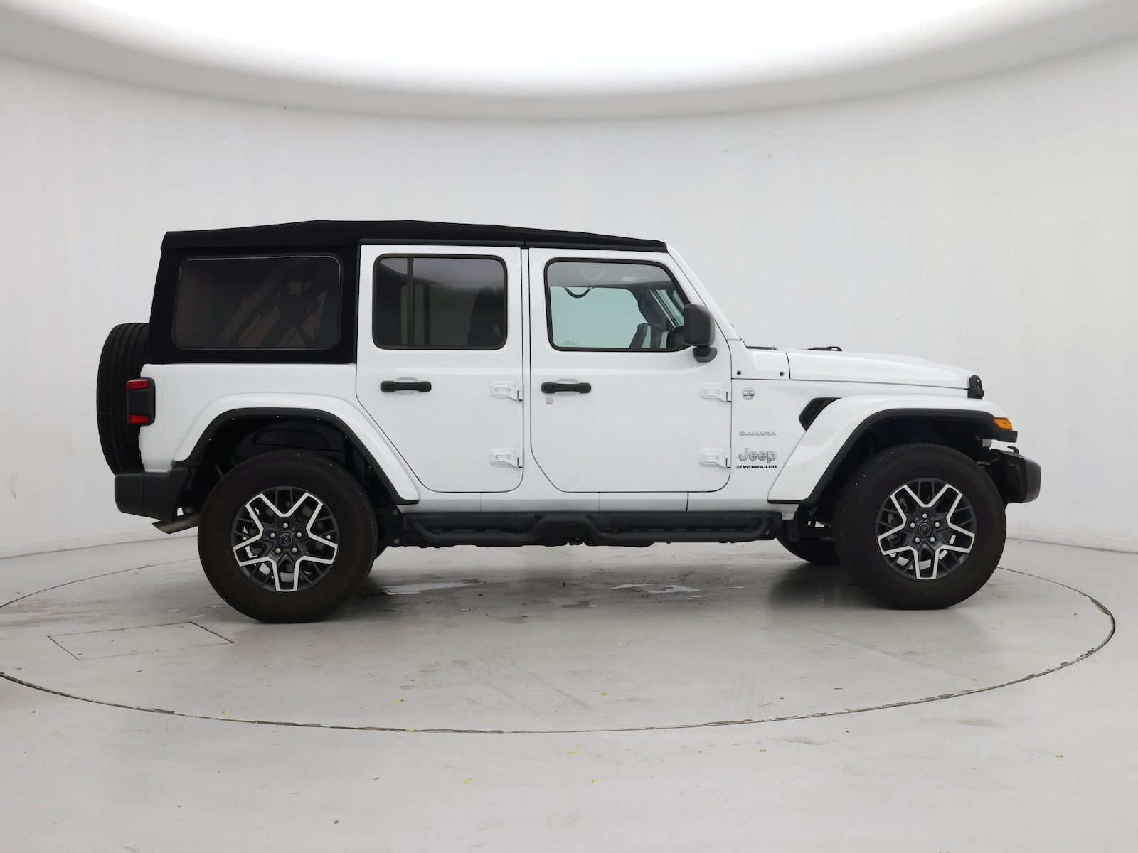 2024 Jeep Wrangler 4-Door Sahara - Photo 8
