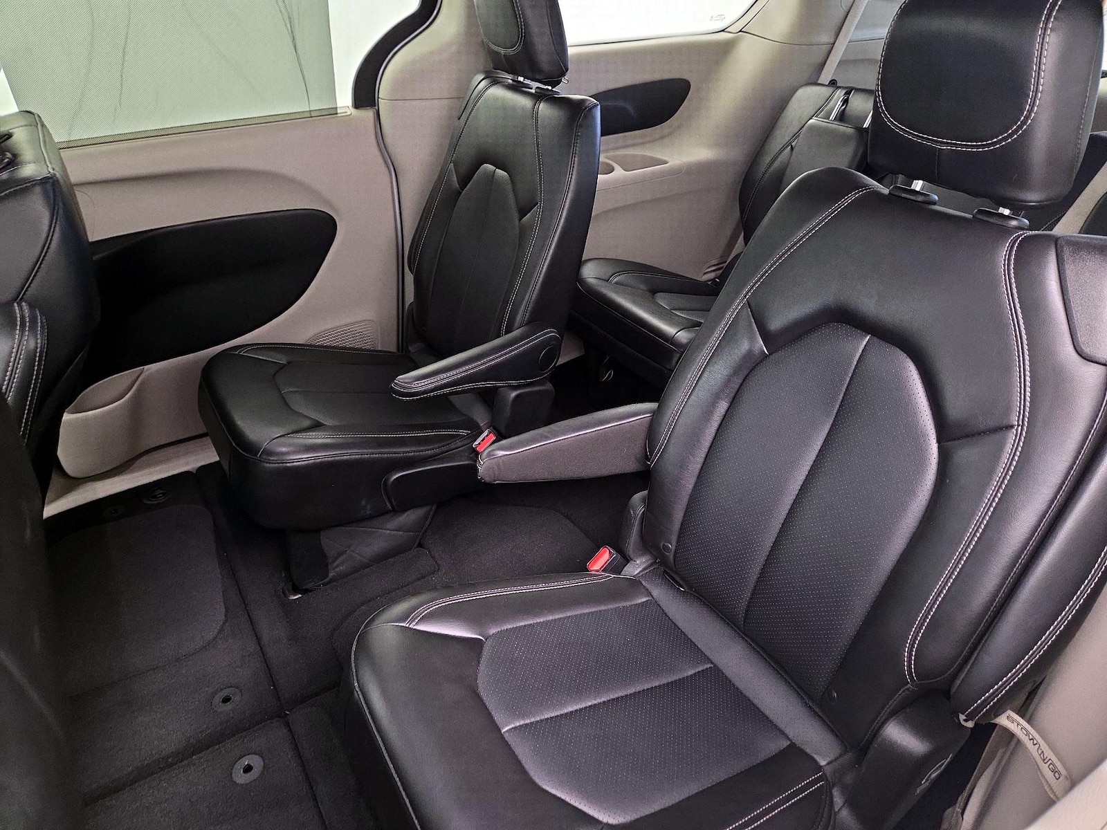 2024 Chrysler Pacifica Touring L - Photo 20