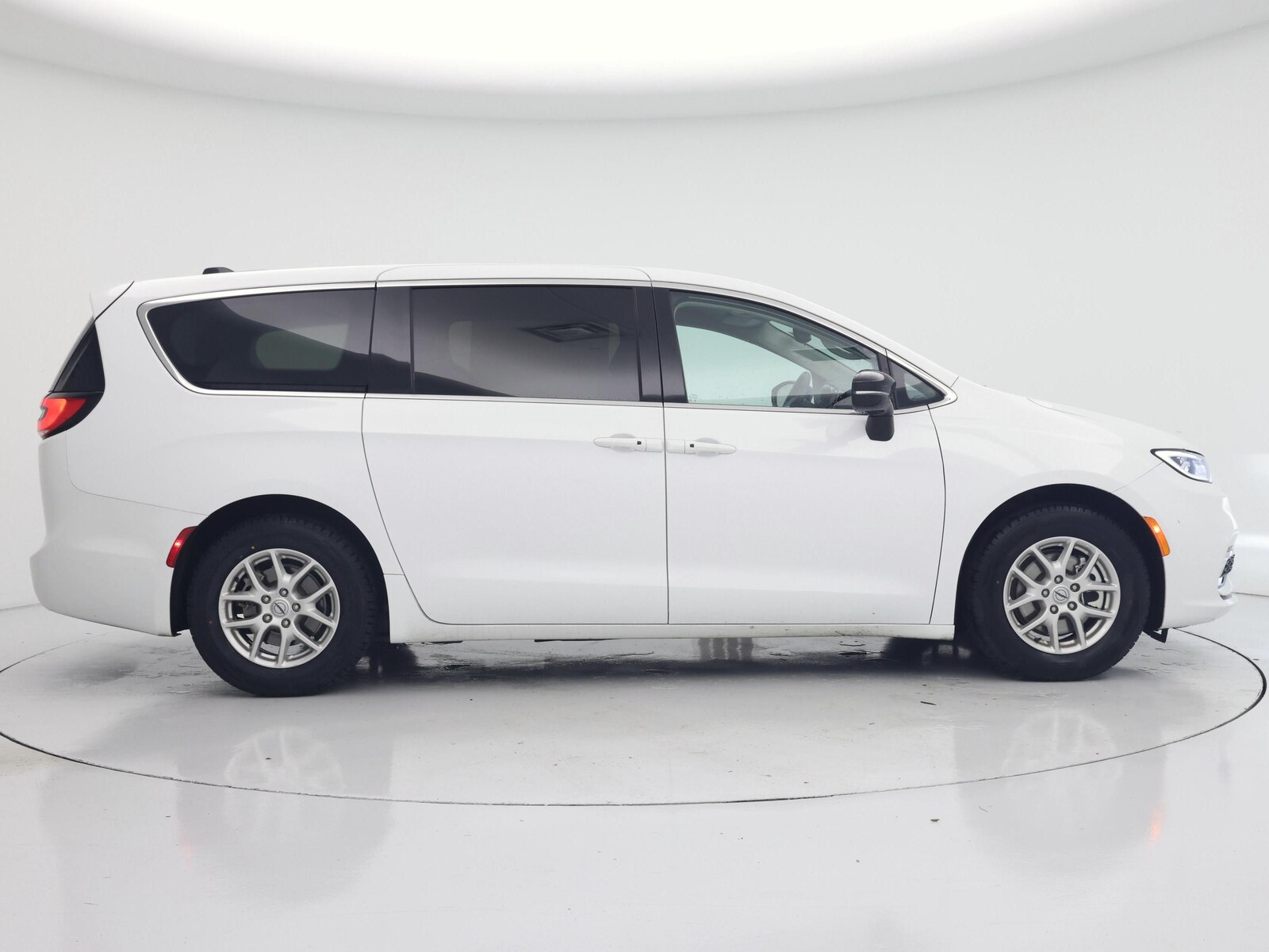 2024 Chrysler Pacifica Touring L - Photo 8