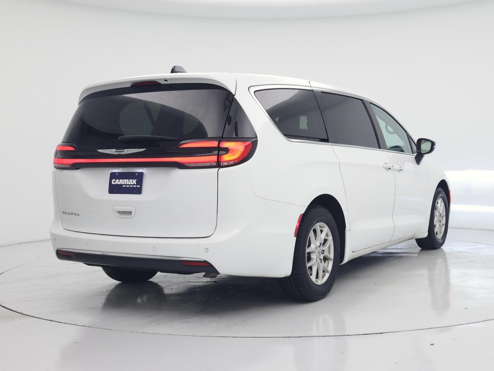 2024 Chrysler Pacifica Touring L - Photo 9