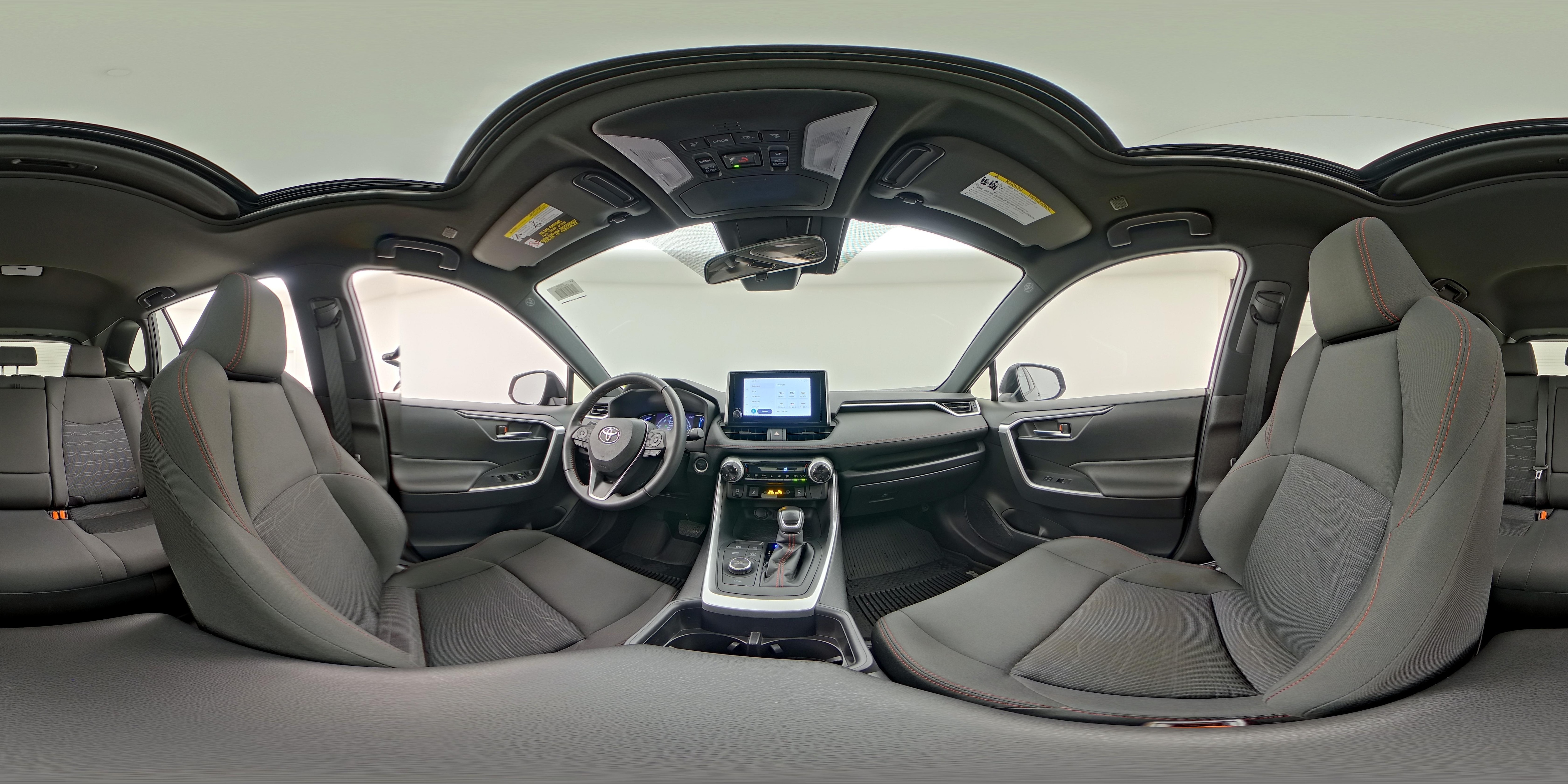 2024 Toyota RAV4 SE - Photo 25