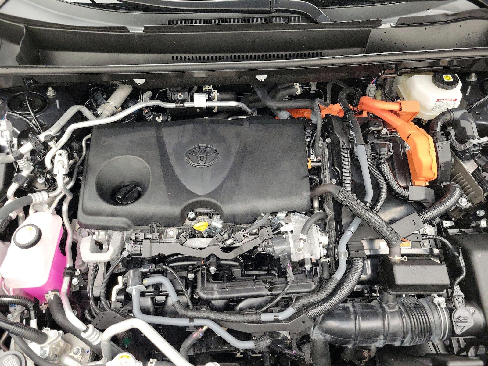 2024 Toyota RAV4 SE - Photo 23