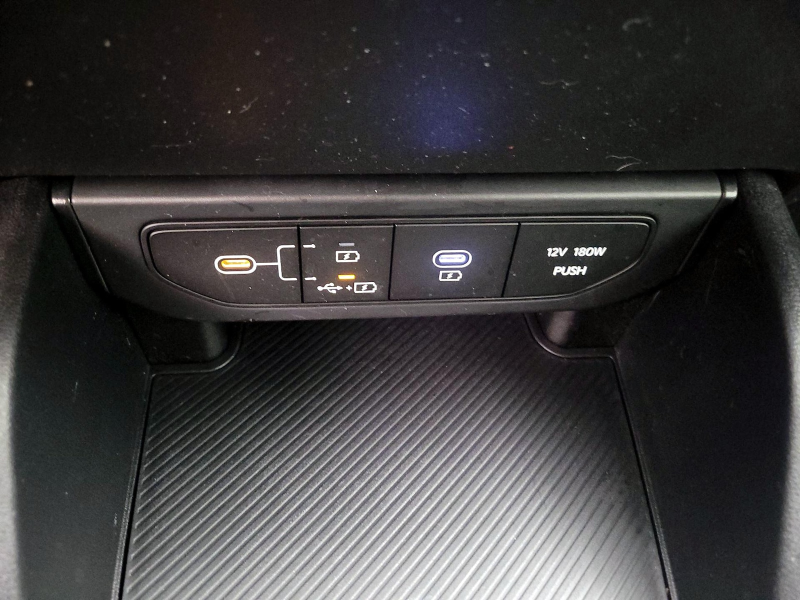 2025 Kia K4 LXS - Photo 19