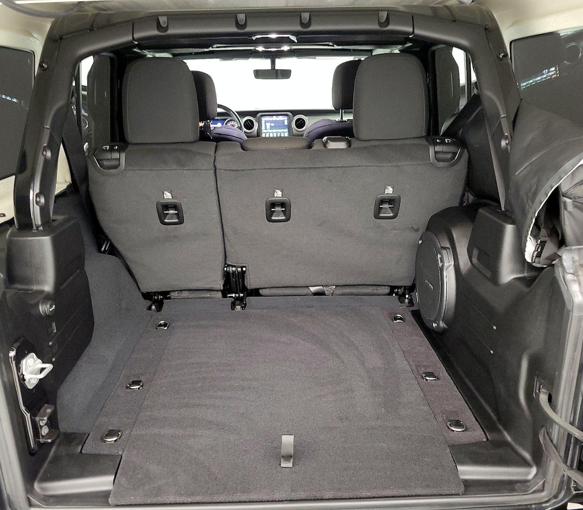 Trunk/Cargo (Seats Up)