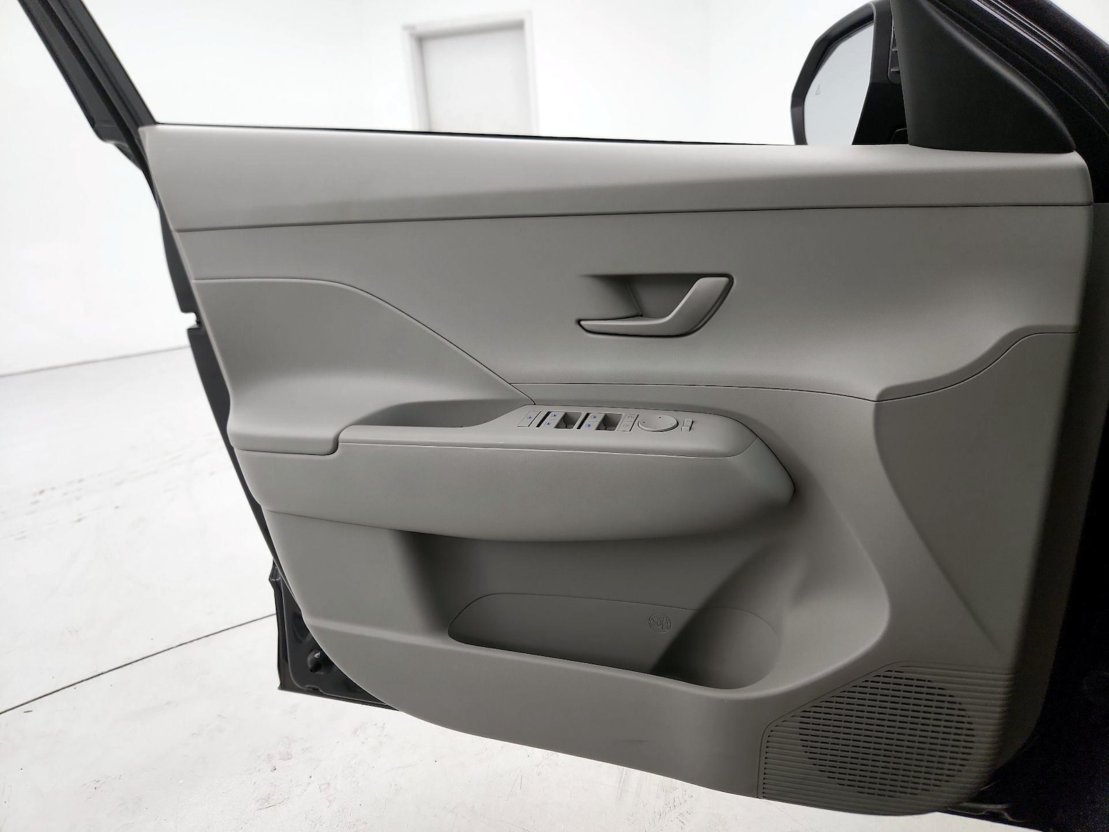 2025 Hyundai Kona SEL - Photo 13