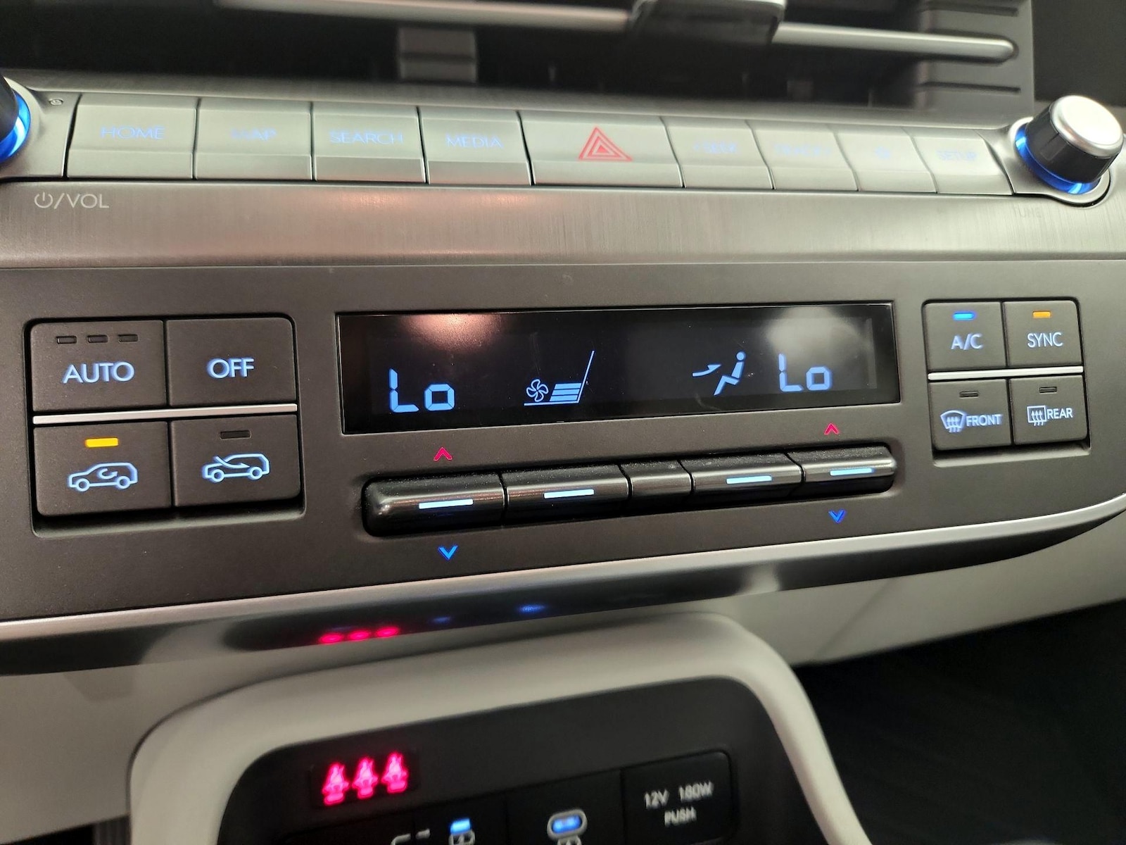 2025 Hyundai Kona SEL - Photo 17